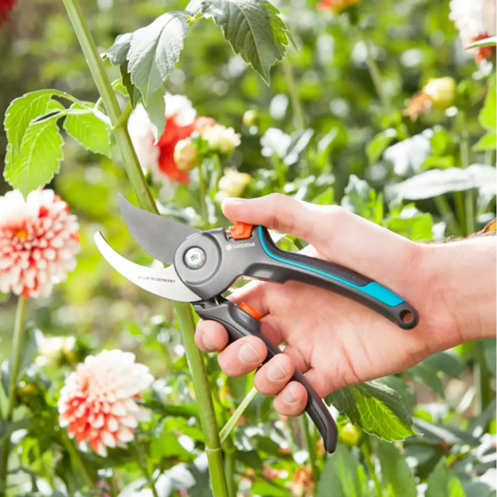 ΨΑΛΙΔΙ ΚΛΑΔΕΜΑΤΟΣ GARDENA 8904